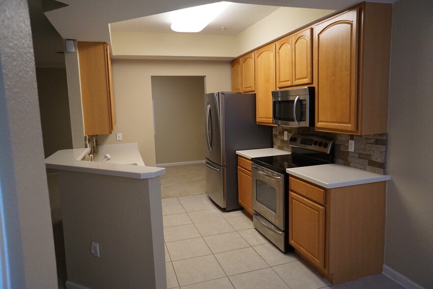 Building Photo - 2576 San Tecla St