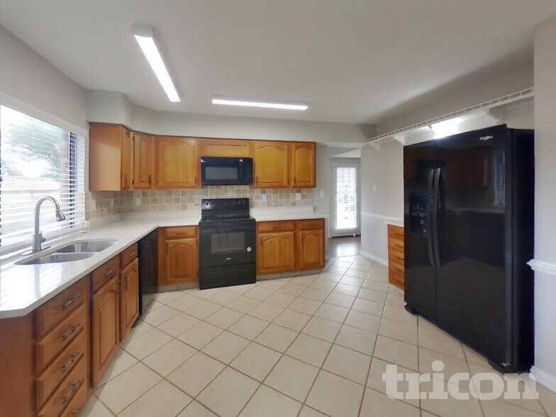 Building Photo - 414 Hemlock Dr