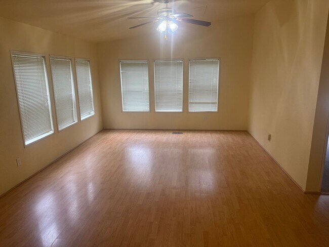 Building Photo - Mount Vernon 3 Bedroom