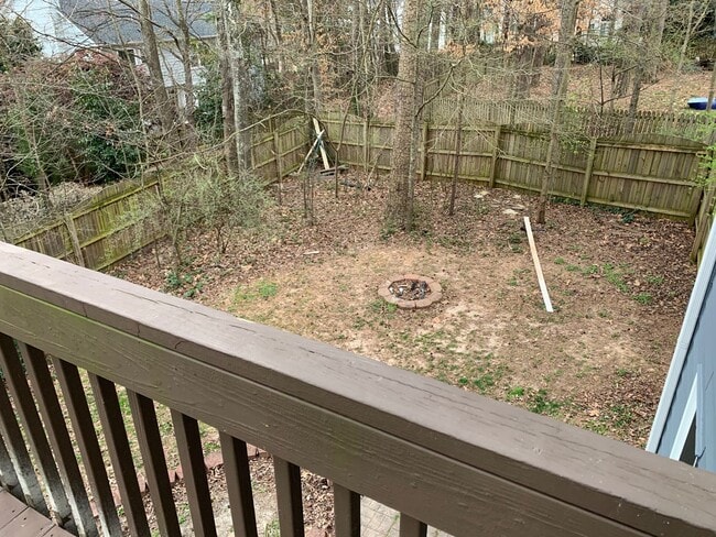 Building Photo - 5 Bed | 3.5 Bath House with Finished Basem...