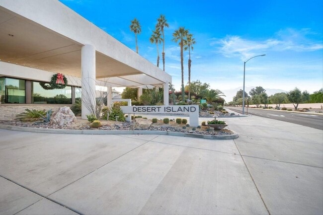 Building Photo - 910 Island Dr
