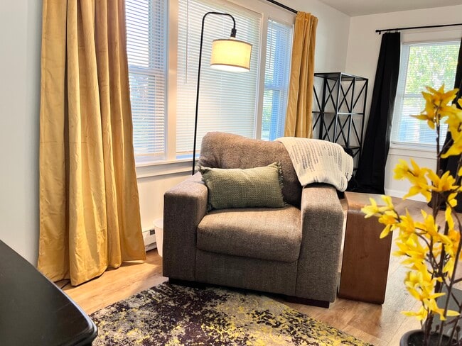 Building Photo - Rocky Court