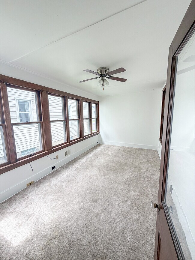 Building Photo - 506 Locust St