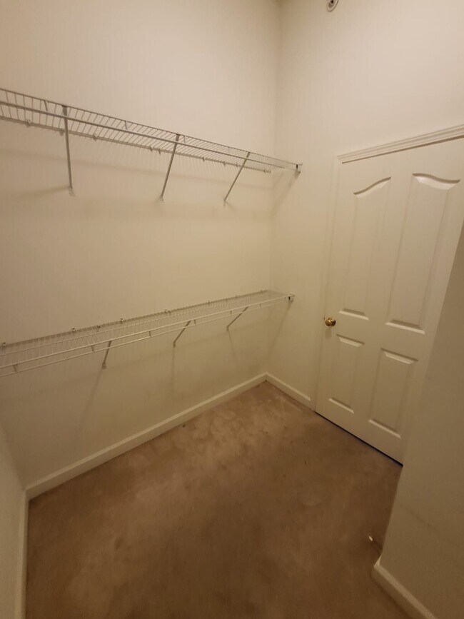 Building Photo - 339 Westbend Dr