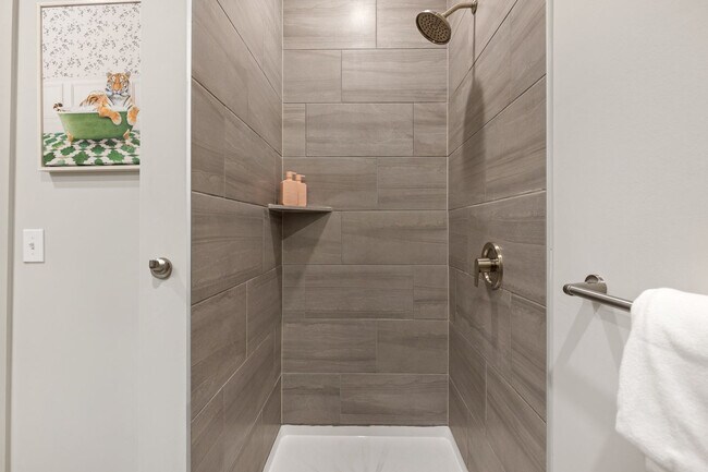 Building Photo - 5820 1/2 Cameron Rd