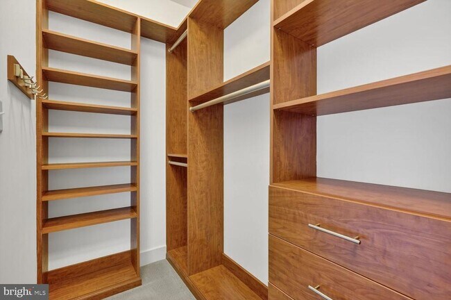 Building Photo - 10425 Fernwood Rd