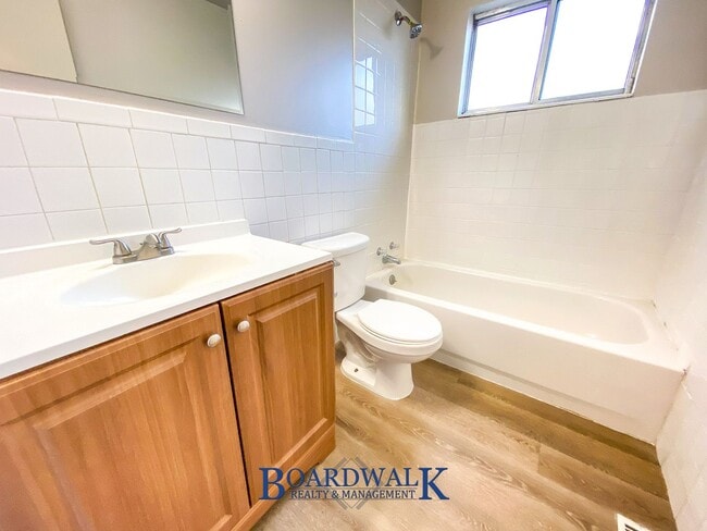 Building Photo - 253 E Crestone Ave