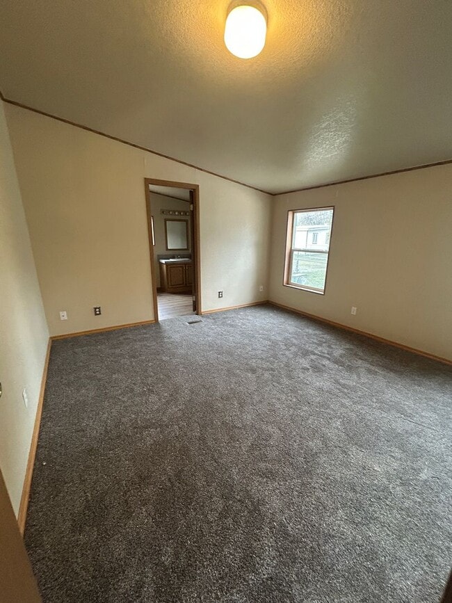 Building Photo - Renovated 3-Bedroom, 2-Bedroom Manufactured Home with a Spacious Yard in Hayden