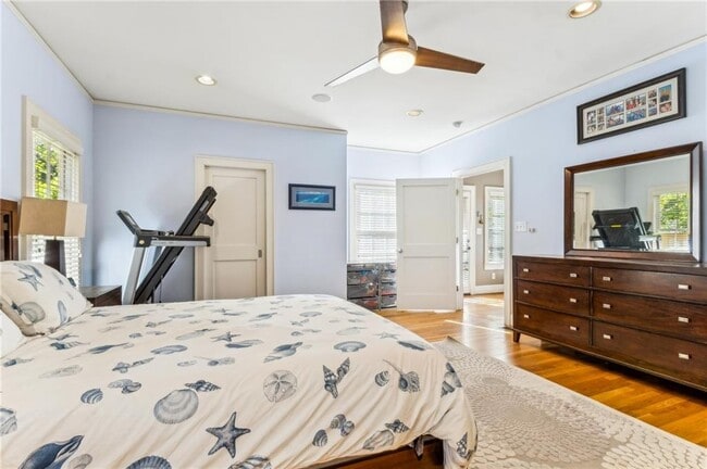 Building Photo - 901 Adair Ave NE