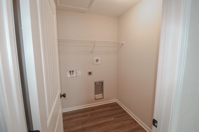 Building Photo - 420 Andover Dr