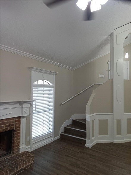 Building Photo - 12718 Hilltop Dr
