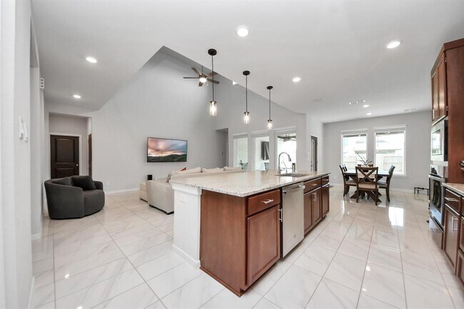 Building Photo - 21638 Laggan Clf Ln