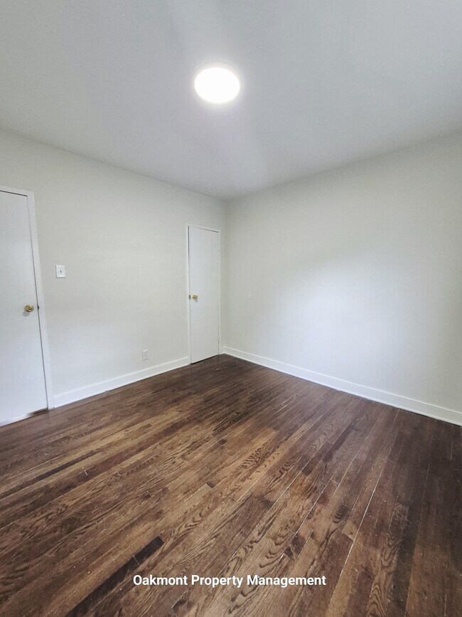 Building Photo - 900 N 38th St