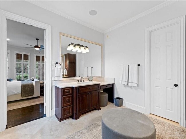 Building Photo - 7 Ivy Castle Ct