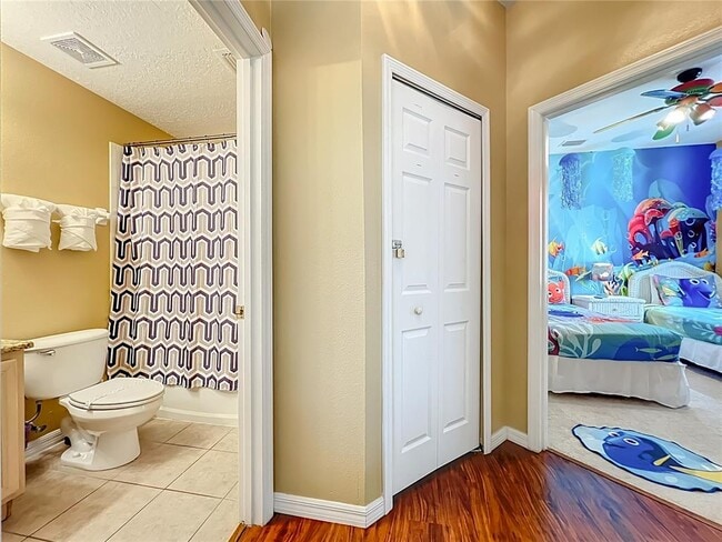 Building Photo - 520 Orista Dr