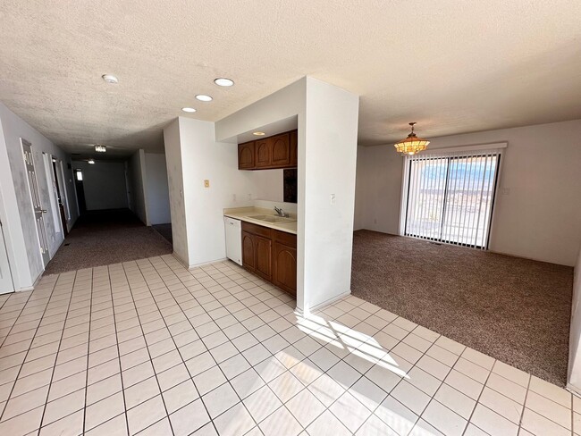 Building Photo - Move-In Special: ½ OFF First Month’s Rent! 3 Bedroom 2 Bathroom 2109 Sqft