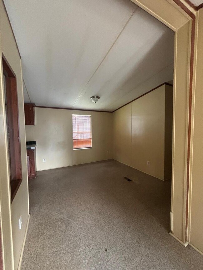 Building Photo - 307 Marcus crt