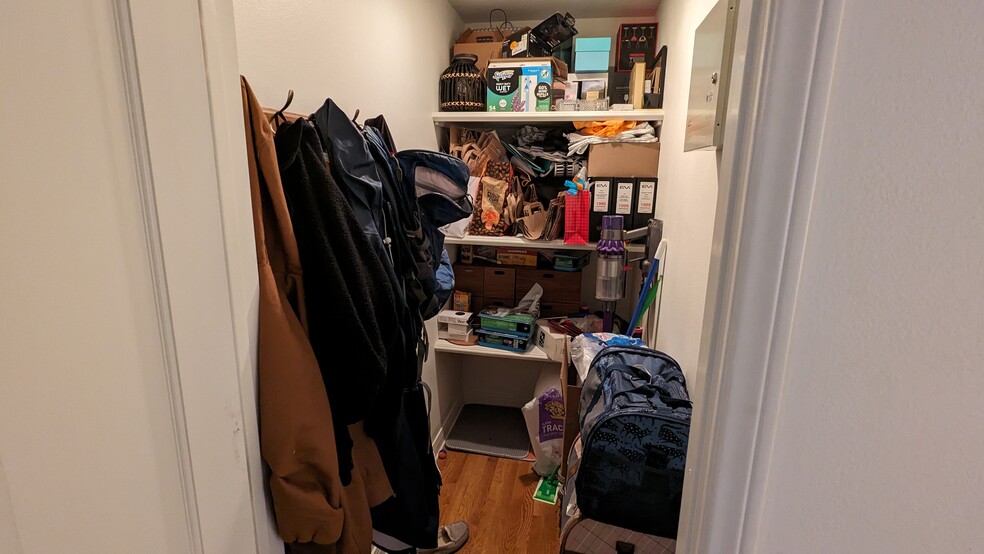 Entryway Walk-In Storage Closet - 1144 Yale St