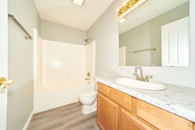 Building Photo - Newly Renovated 3 Bedroom Home in Avon Schools!