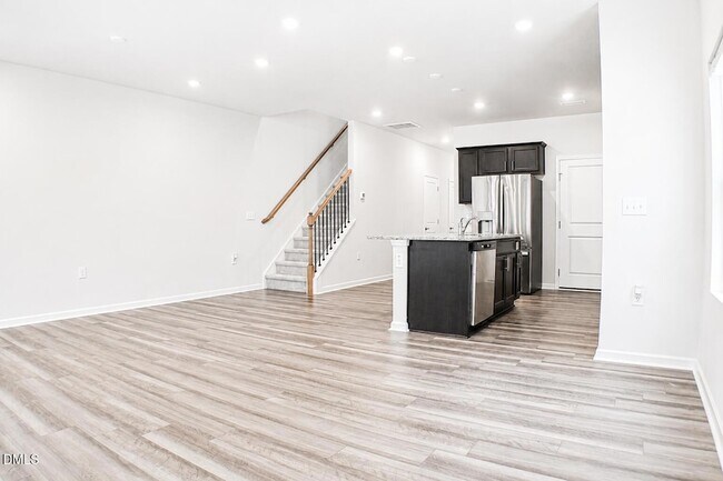 Building Photo - 225 Peebles Dr