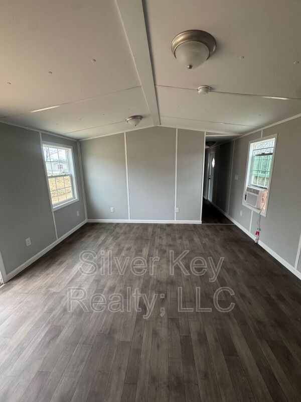 Building Photo - 3000 US-11