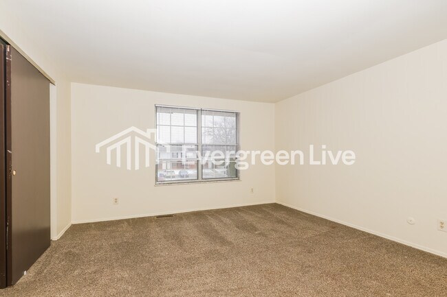 Building Photo - 7977 Mt Hood