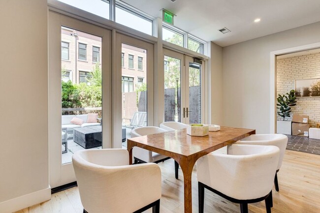 Building Photo - Stunning Capitol Hill One-Bedroom!