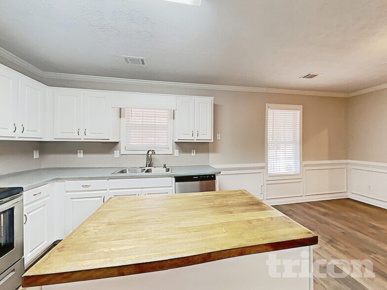 Building Photo - 204 Cobblestone Ln