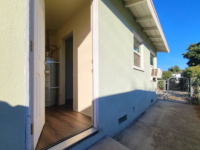 Building Photo - 12183 2nd St