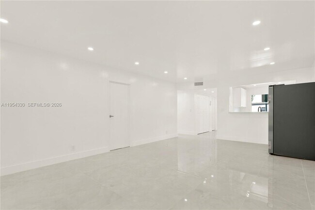 Building Photo - 8320 Sands Point Blvd