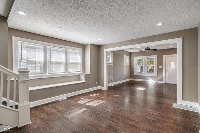 Building Photo - 717 N Grant Ave