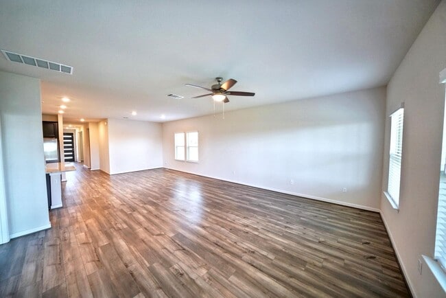 Building Photo - Beautiful Home Now Available in Orchard Pa...