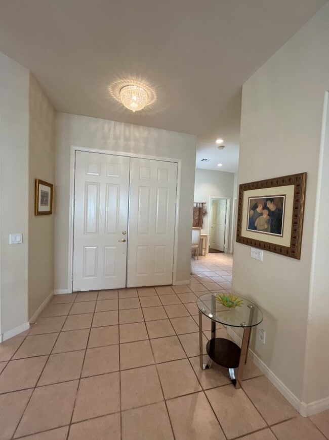 Building Photo - Beautiful 3 bedroom home with pool located in Castle Gate Community