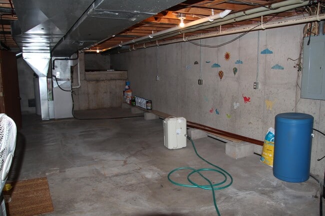 Building Photo - 7618 Westchester Dr