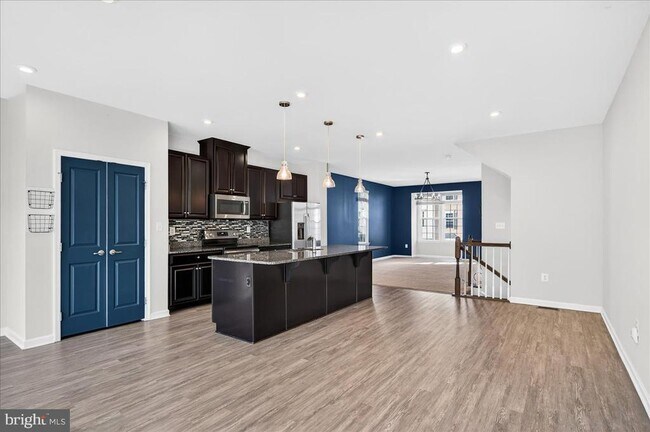 Building Photo - 8439 Devries Ln