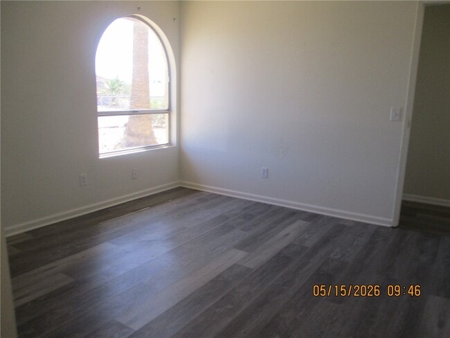 Building Photo - 5657 Pasadena Rd