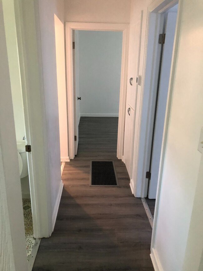 Building Photo - 108 Columbian Ave