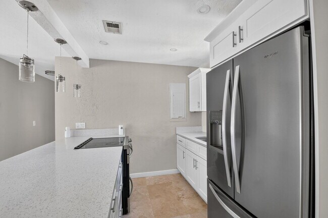Building Photo - 907 Wright Dr