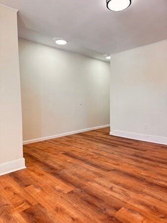 Building Photo - 121 Newton St