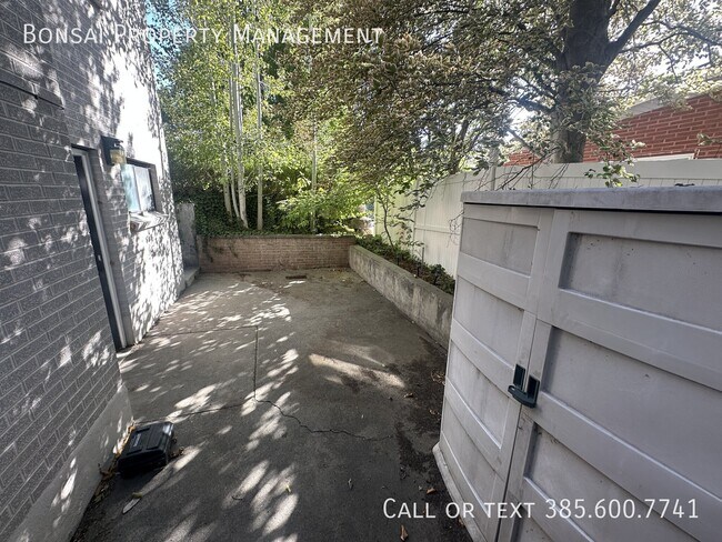 Building Photo - 3281 E Fortuna Dr