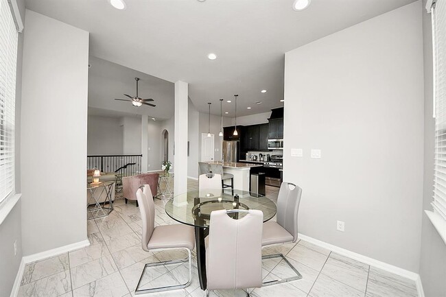 Building Photo - 2518 Terrace Point Dr