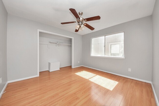Building Photo - 115 Squires Bend