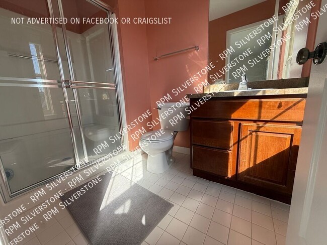 Building Photo - 3255 Camden Dr