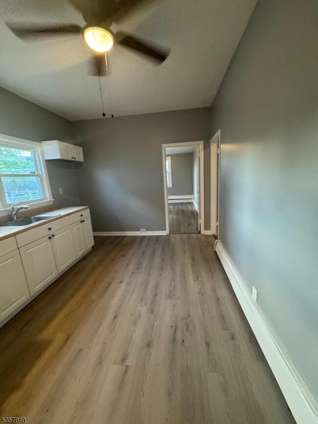 Building Photo - 381 Lanza Ave