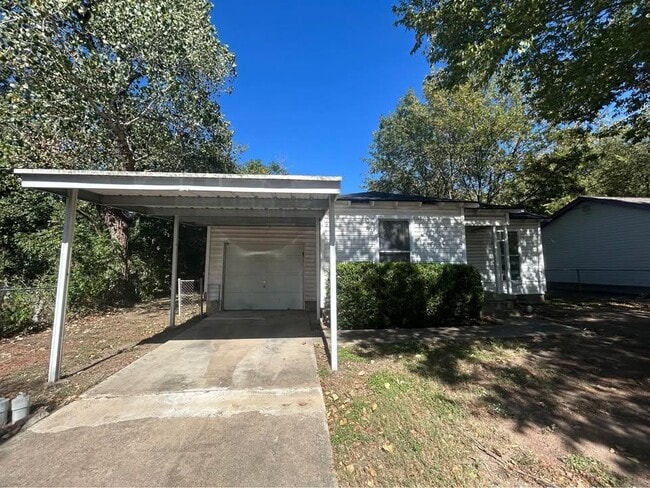 Building Photo - 8403 Tackett St