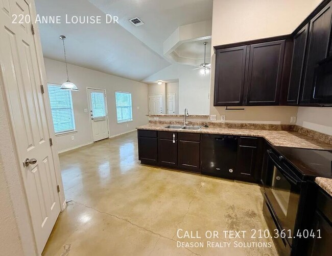 Building Photo - 220 Anne Louise Dr