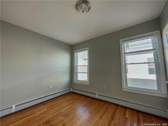 Building Photo - 135 Franklin Ave