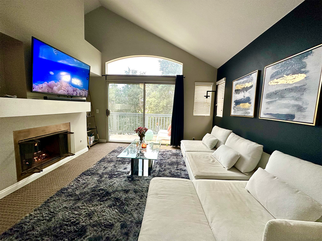 living room3 - 44 Dianthus