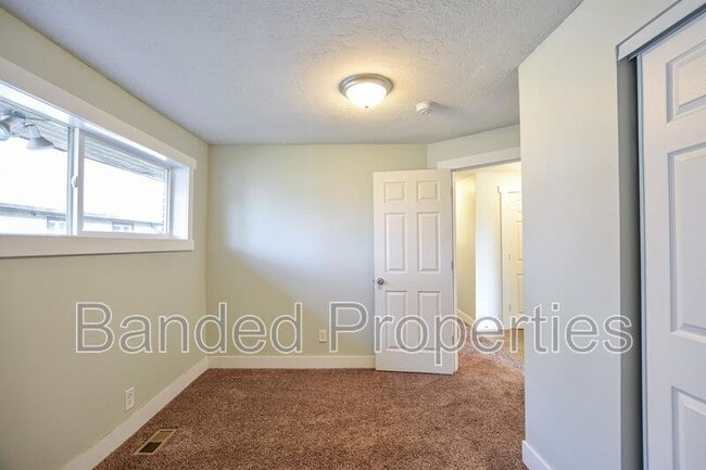 Building Photo - 2965 S 500 E