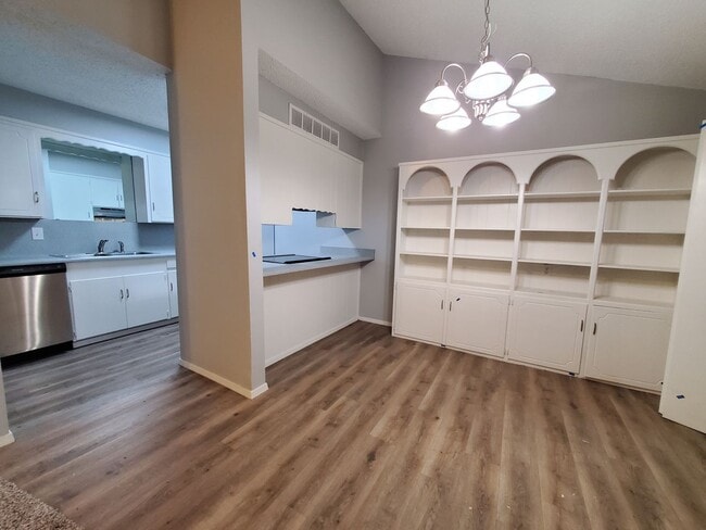 Building Photo - Cozy 2 bed, 2 bath home in SOUTHLAND PARK ADDITION AVAILABLE NOW!